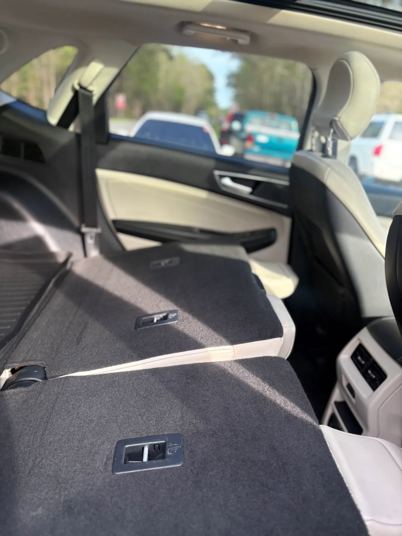 Used 2018 Ford Edge Titanium w/ Equipment Group 301A FWD image 32