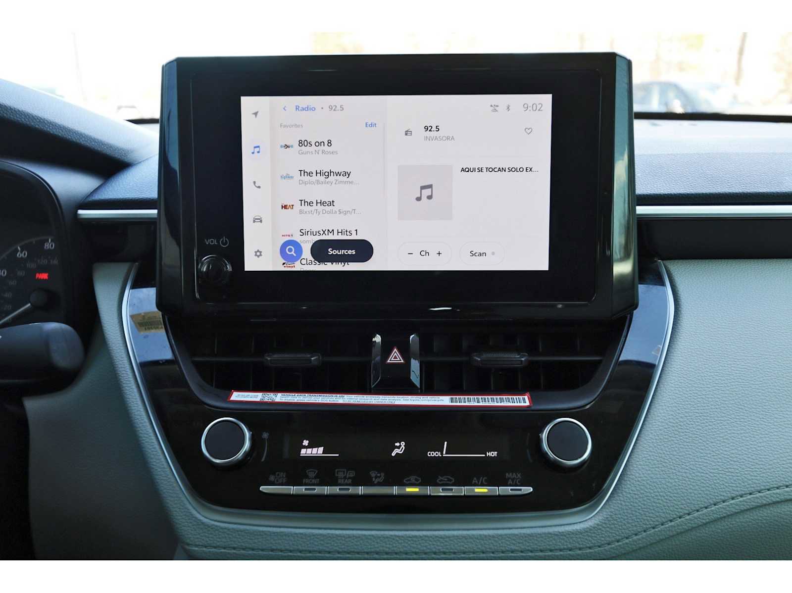 Used 2025 Toyota Corolla Cross L image 22