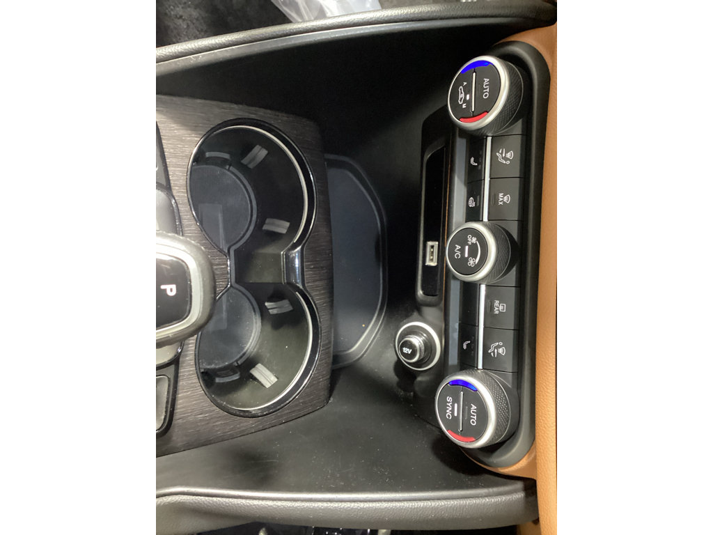 Used 2021 Alfa Romeo Giulia Ti w/ Nero Edizione AWD/4WD image 25