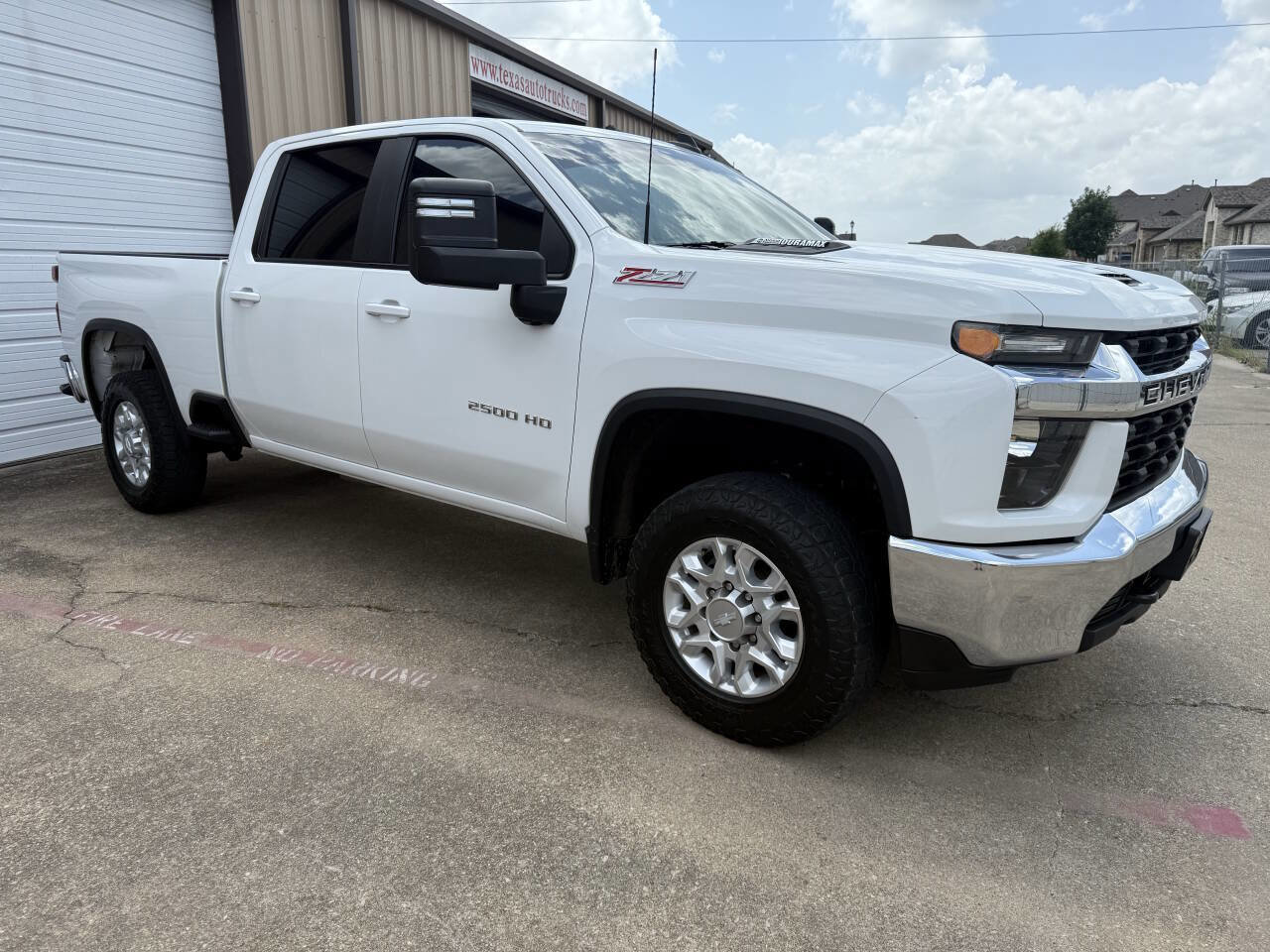Used 2021 Chevrolet Silverado 2500 LT w/ Z71 Off-Road Package image 11