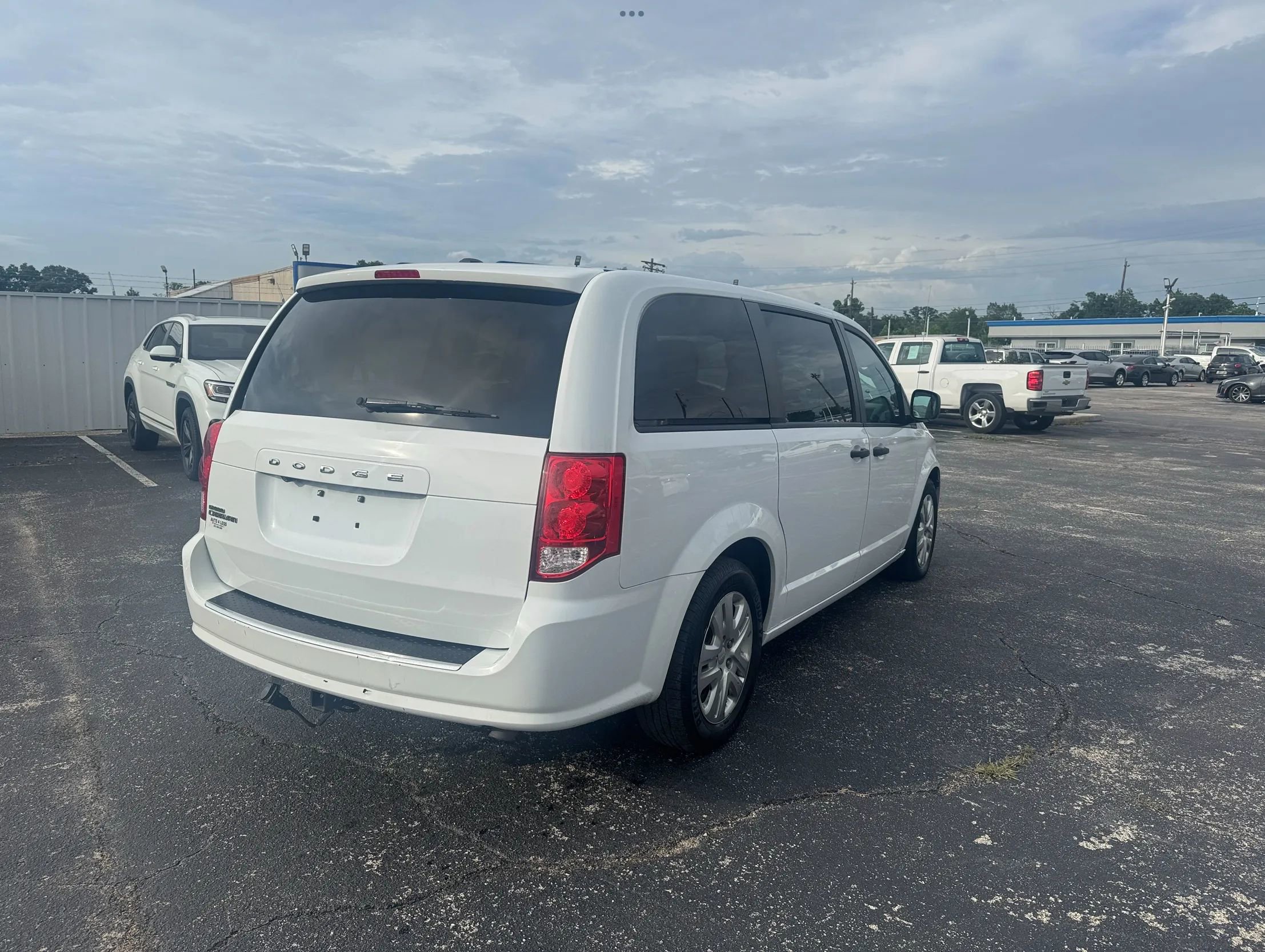 Used 2019 Dodge Grand Caravan SE w/ UConnect Hands-Free Group FWD image 6