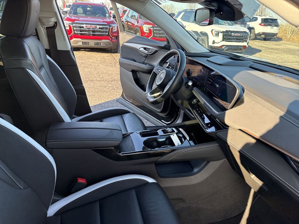 Certified 2025 Buick Envision Sport Touring image 35
