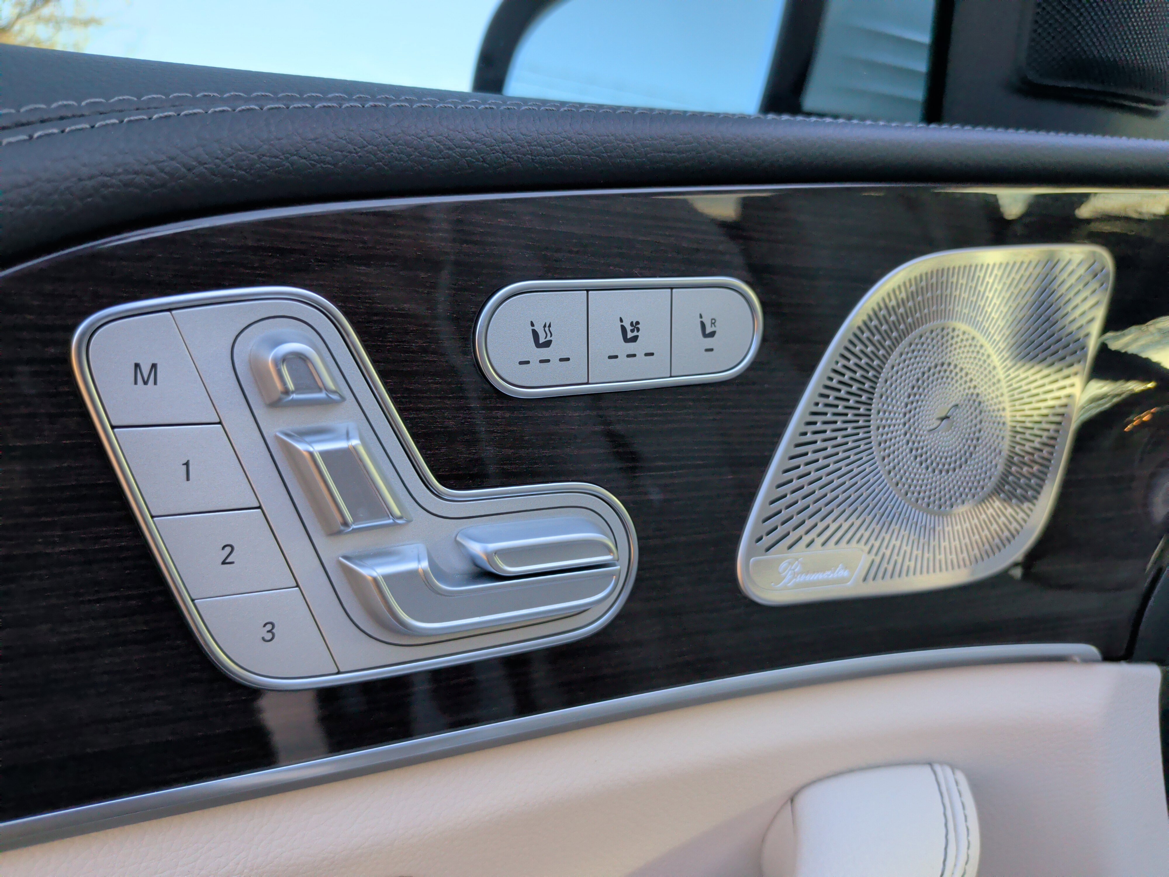 Used 2025 Mercedes-Benz GLS 450 4MATIC image 32