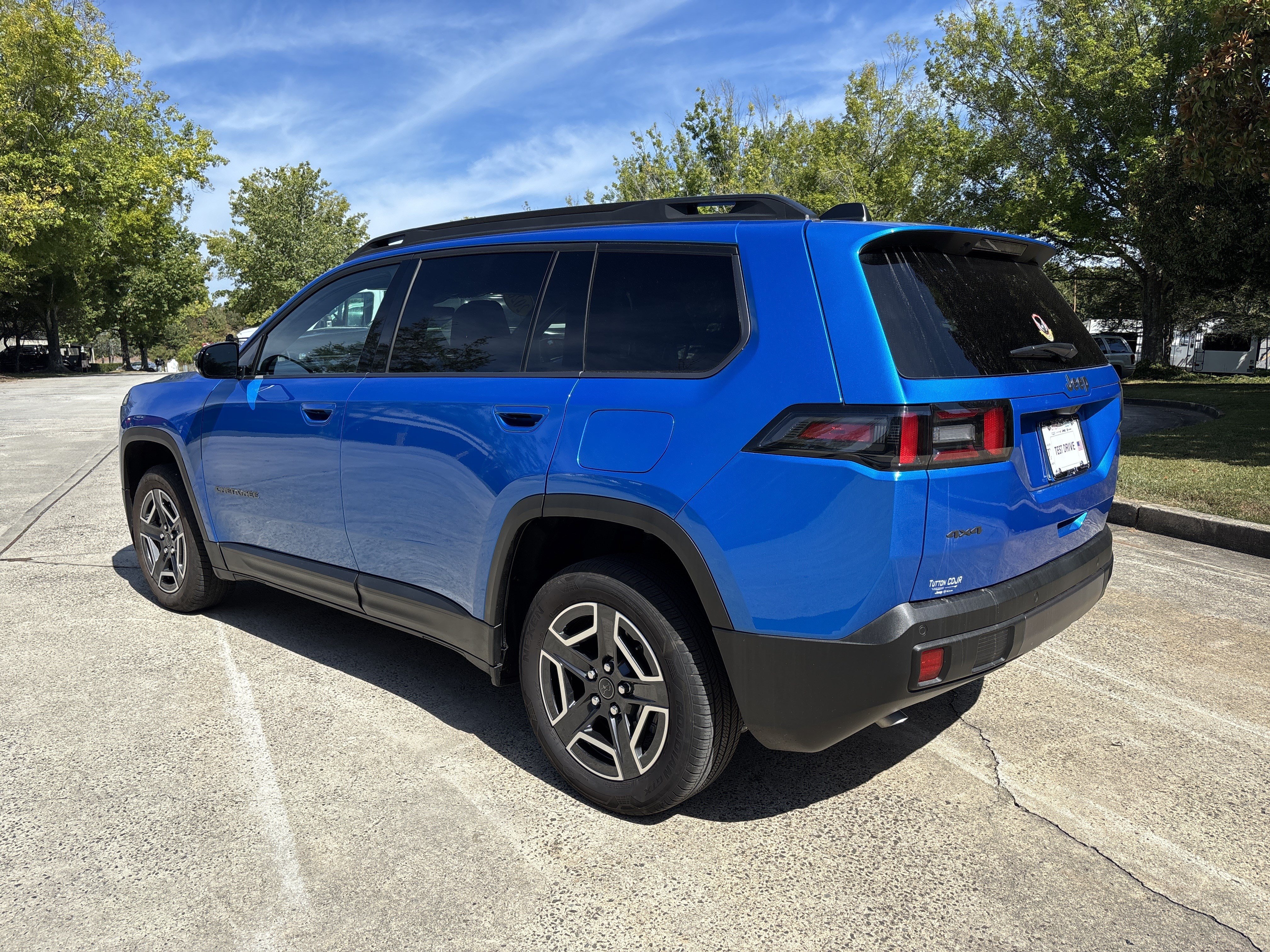 Used 2026 Jeep Cherokee Limited AWD/4WD image 5