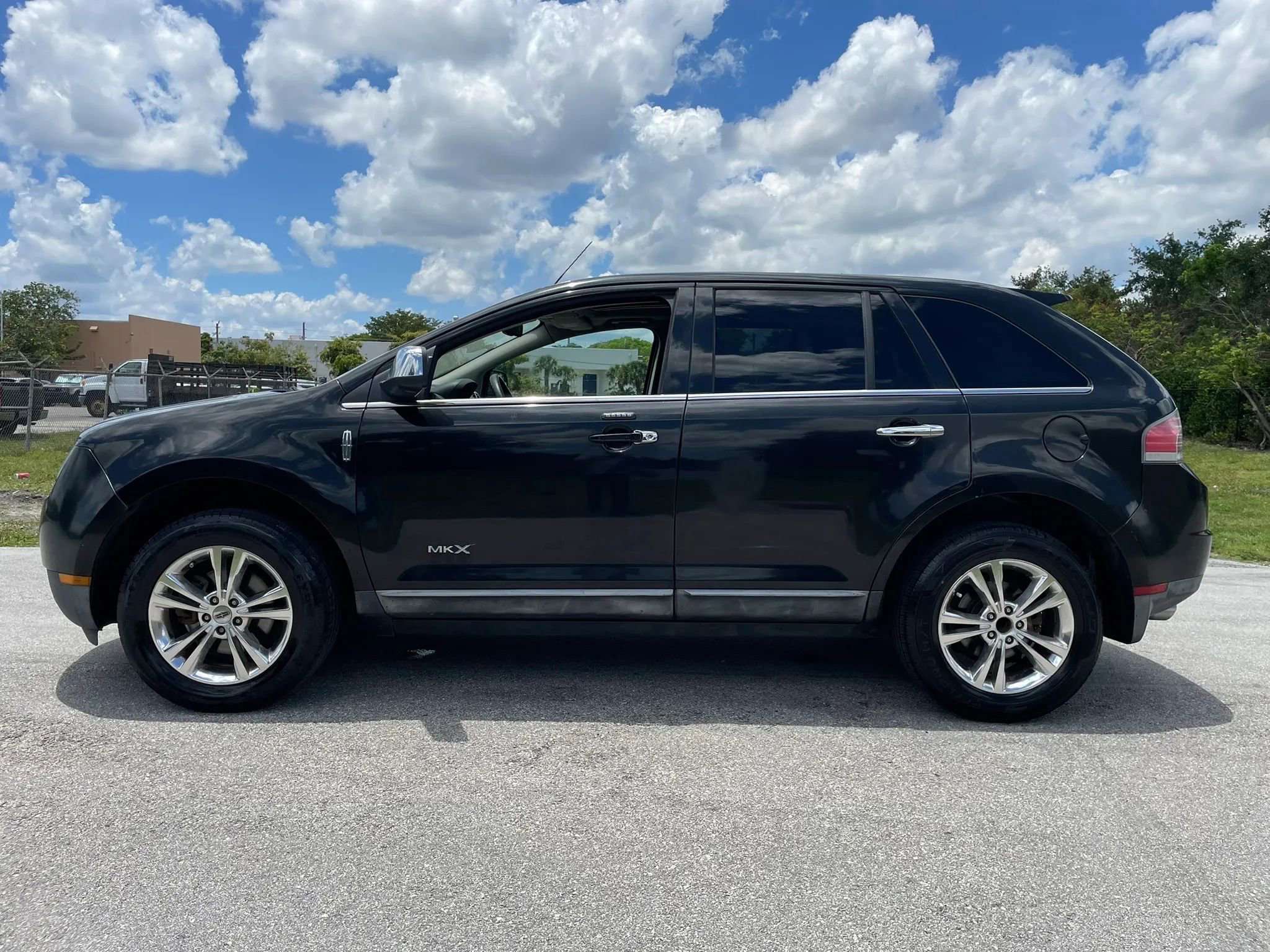 Used 2010 Lincoln MKX 2WD image 7