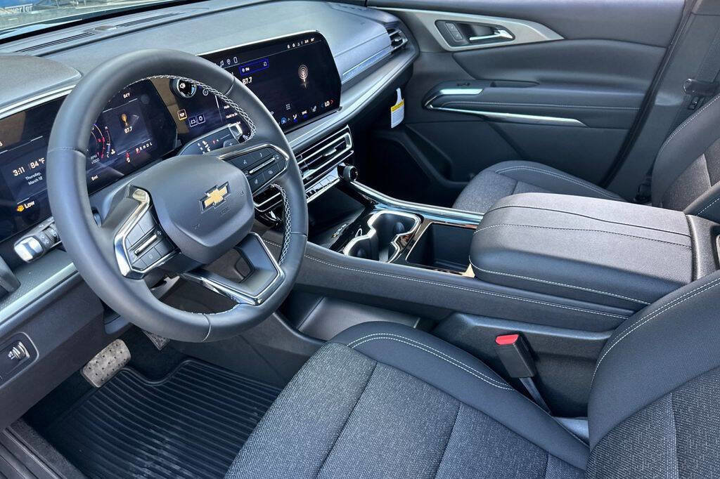 New 2026 Chevrolet Traverse LT image 11