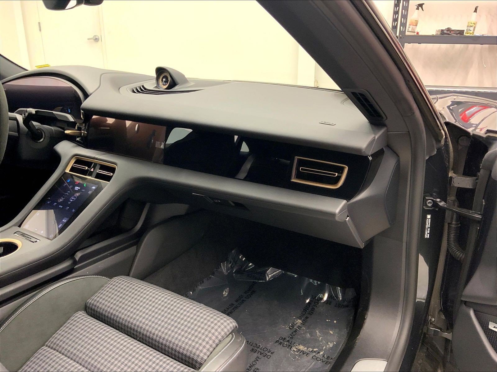 Used 2025 Porsche Taycan 4S AWD/4WD image 21