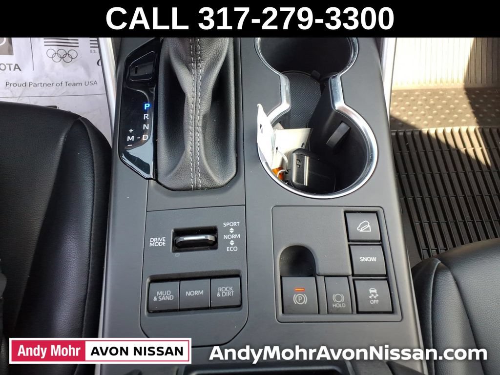 Used 2024 Toyota Highlander XLE AWD/4WD image 33