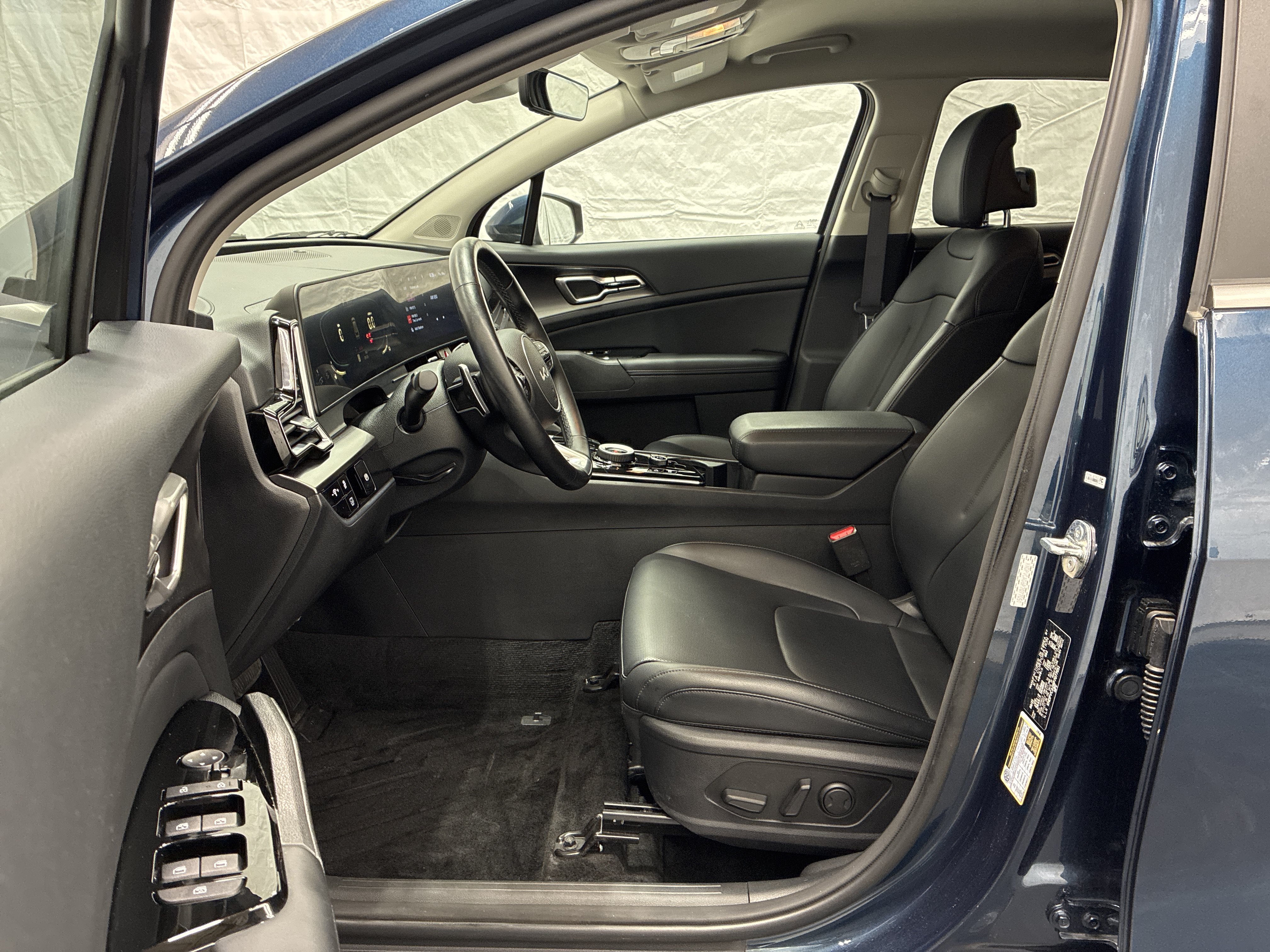 Certified 2023 Kia Sportage EX AWD/4WD image 11
