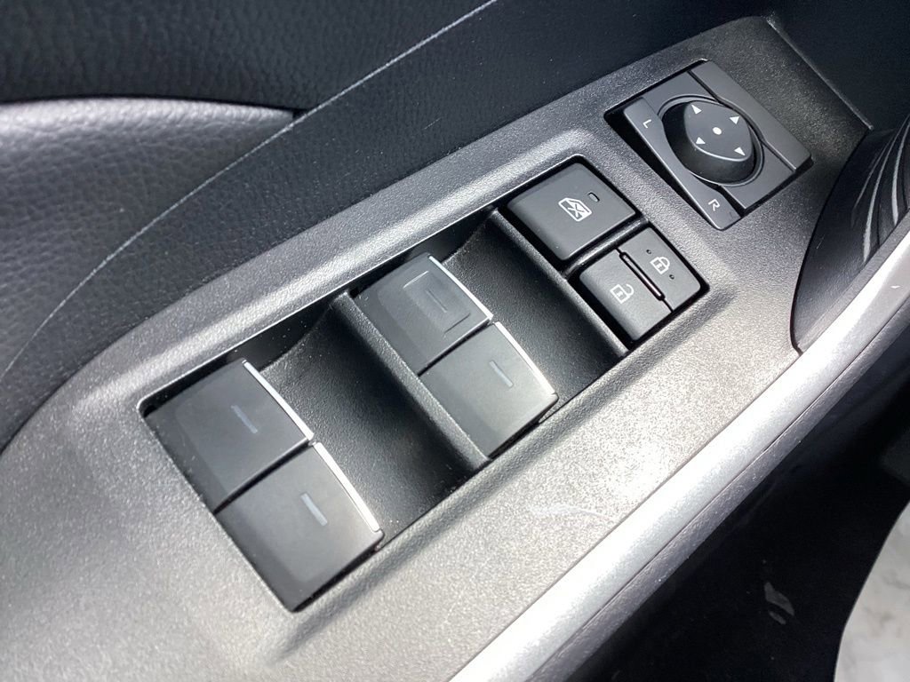 Used 2025 Toyota RAV4 XLE image 20