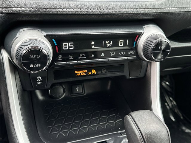 Used 2020 Toyota RAV4 XLE w/ Convenience Package image 30
