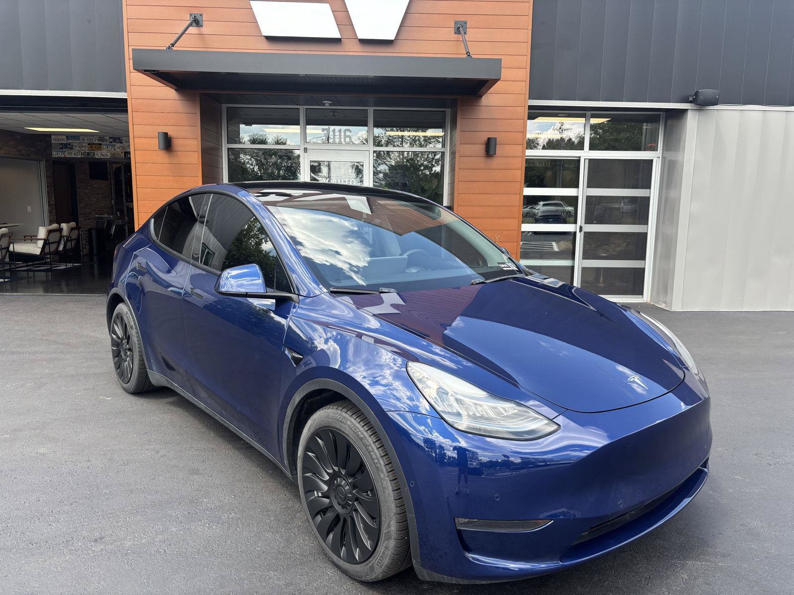 Used 2021 Tesla Model Y Long Range AWD/4WD image 2