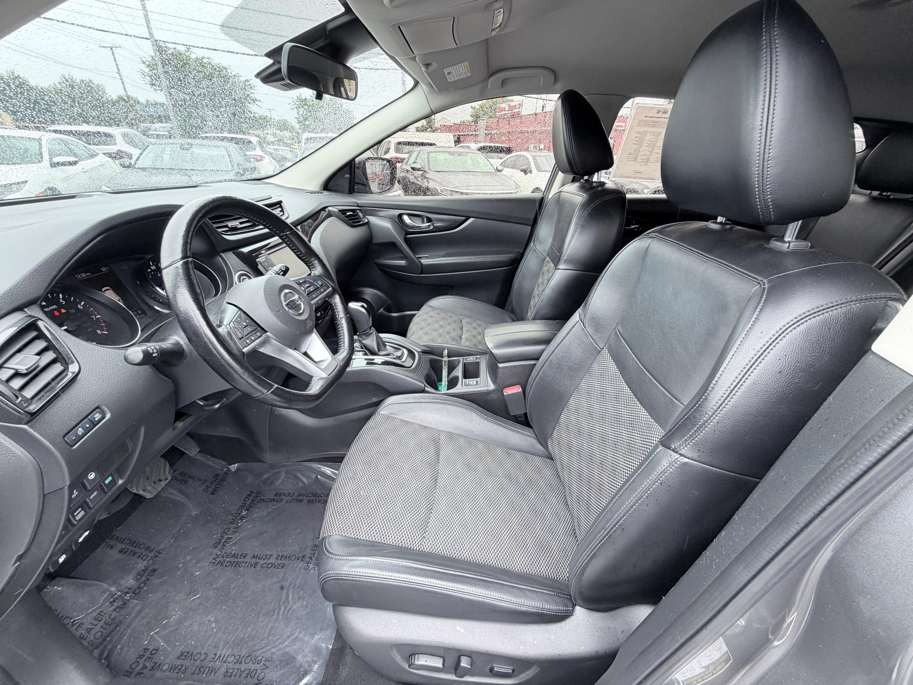 Used 2022 Nissan Rogue Sport SV w/ Technology Package AWD/4WD image 13