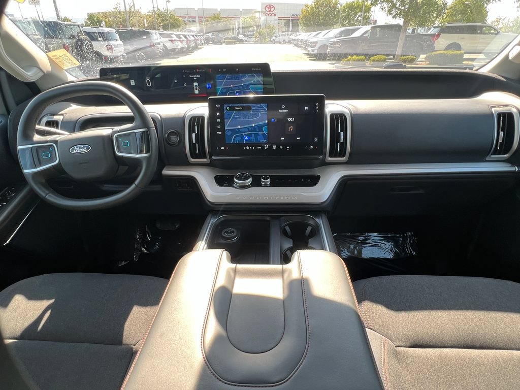 Used 2025 Ford Expedition Max Active RWD image 21