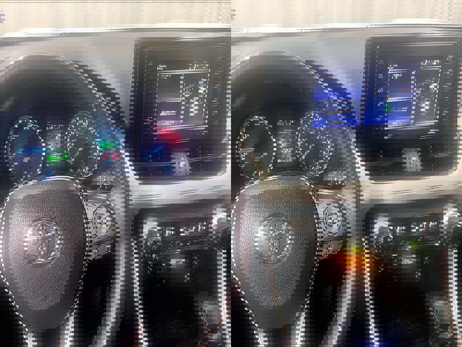 Used 2021 Toyota RAV4 XLE w/ Convenience Package image 19