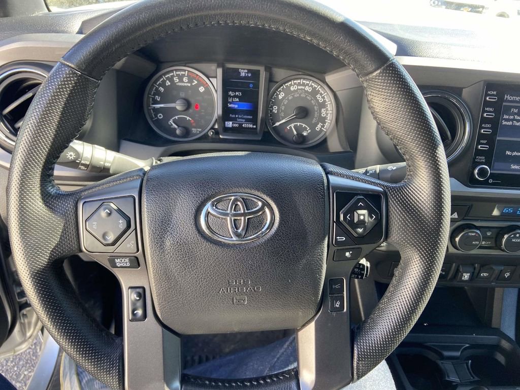 Used 2022 Toyota Tacoma TRD Sport w/ Technology Package image 35