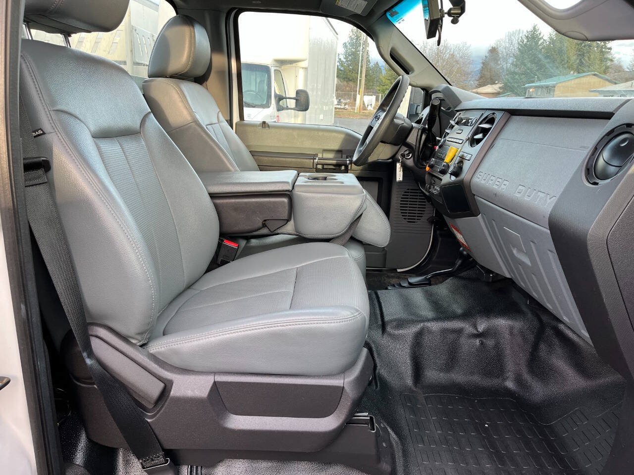 Used 2016 Ford F550 4x4 Regular Cab Super Duty image 16