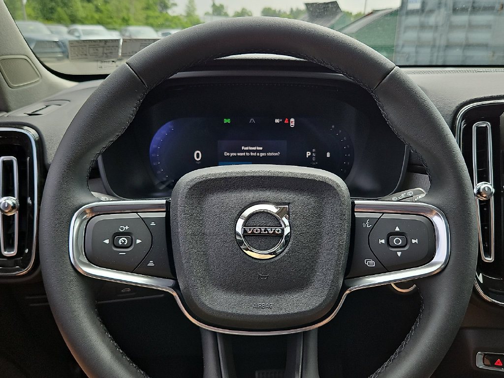 New 2026 Volvo XC40 B5 Plus w/ Climate Package AWD/4WD image 18