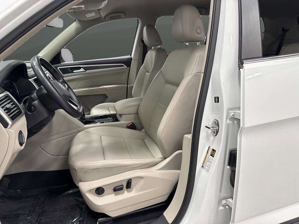 Used 2022 Volkswagen Atlas SE w/ Black Wheel Package image 4