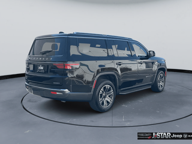 Used 2022 Jeep Wagoneer Series III AWD/4WD image 5