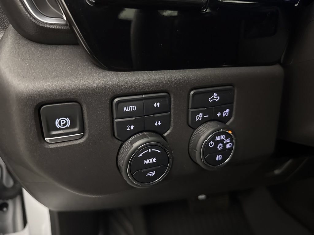 Used 2024 Chevrolet Silverado 1500 LT Trail Boss w/ Convenience Package II AWD/4WD image 22