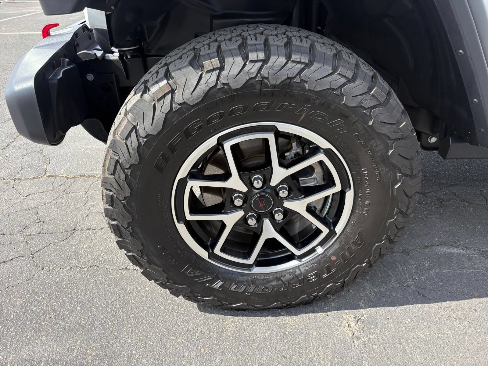 Used 2025 Jeep Wrangler Unlimited Rubicon AWD/4WD image 29