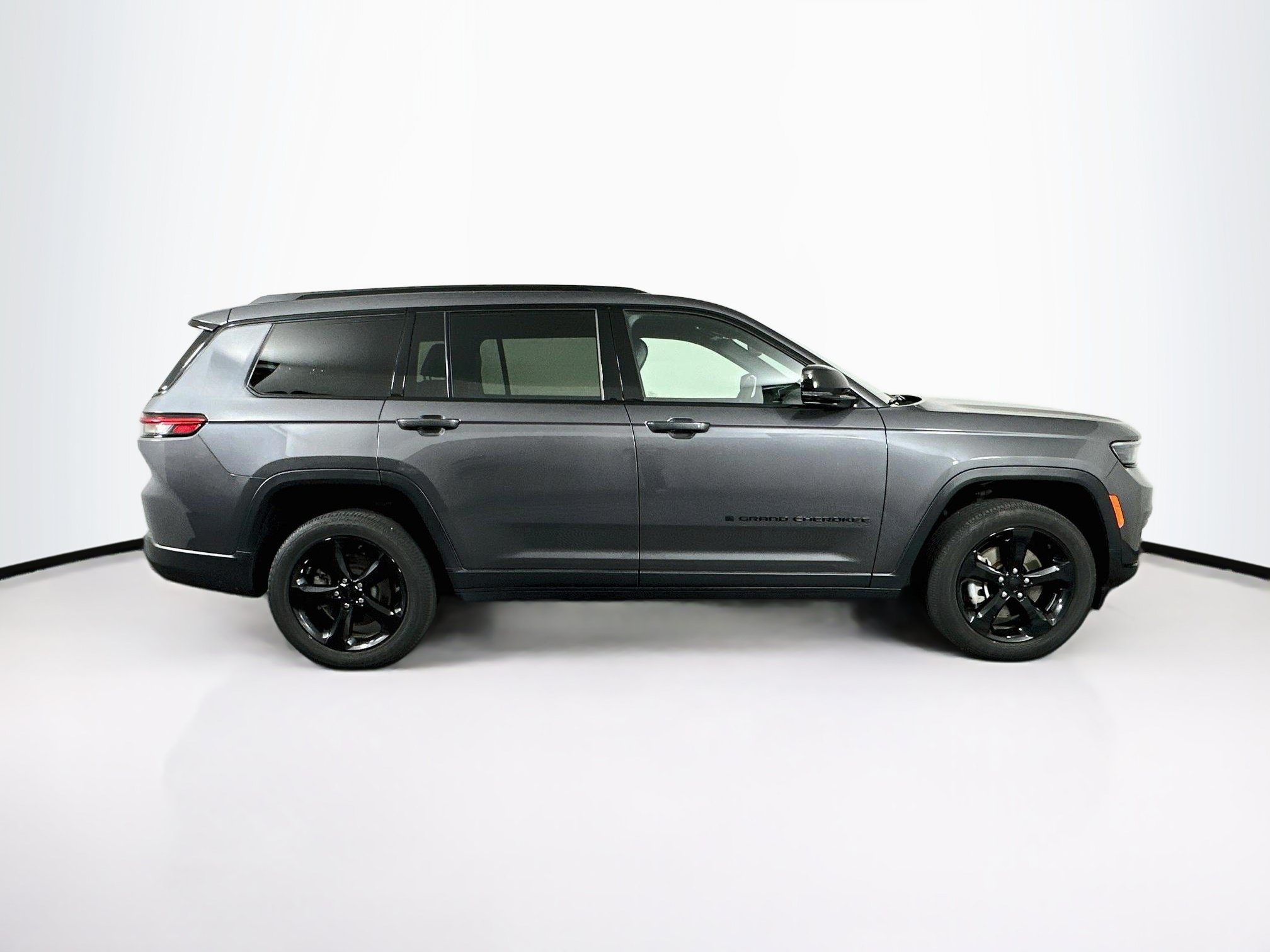 Used 2023 Jeep Grand Cherokee L Laredo AWD/4WD image 10