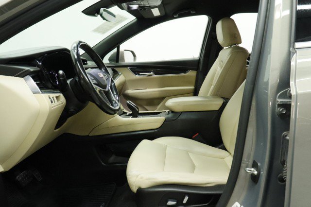 Used 2019 Cadillac XT5 FWD image 7