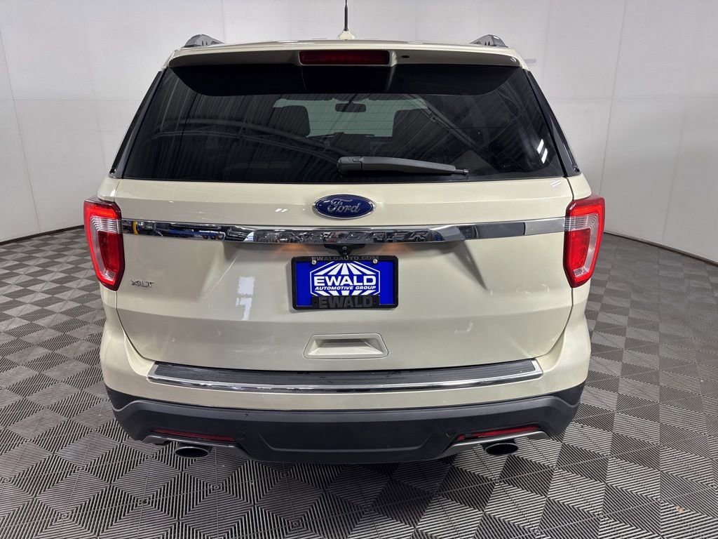 Used 2018 Ford Explorer XLT w/ Equipment Group 202A FWD image 7