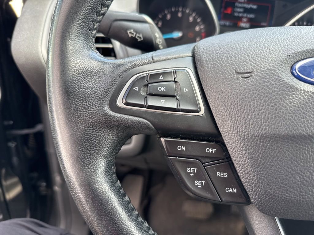 Used 2019 Ford Escape SEL image 11