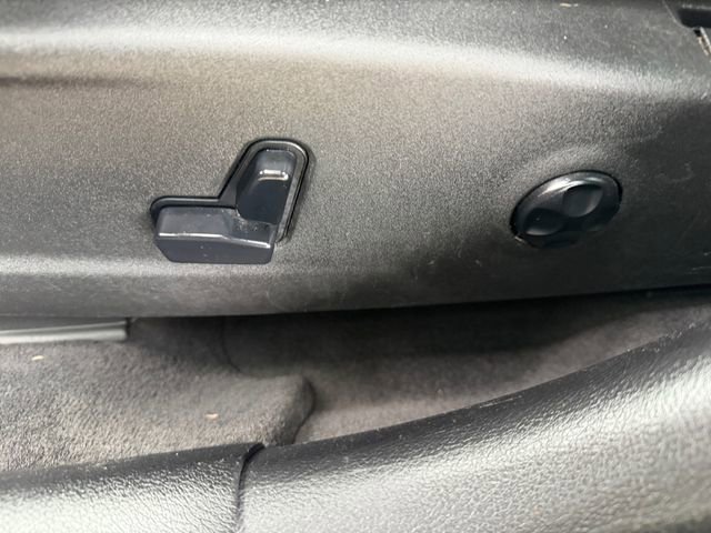 Used 2016 Chrysler 300 C image 16