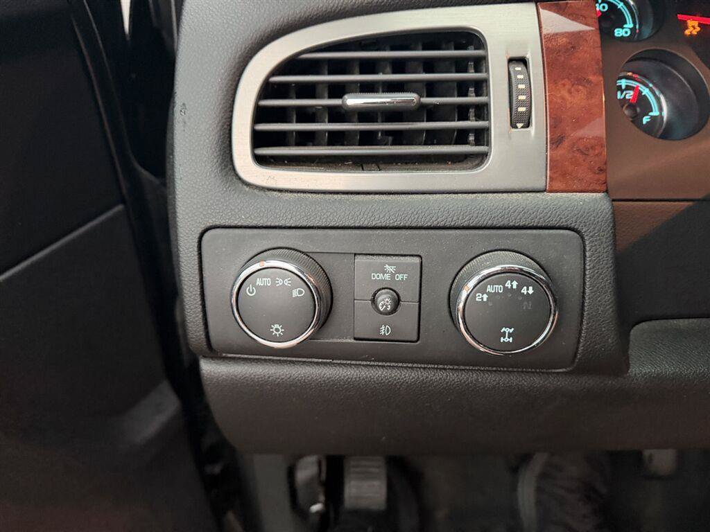 Used 2012 Chevrolet Avalanche LTZ AWD/4WD image 13