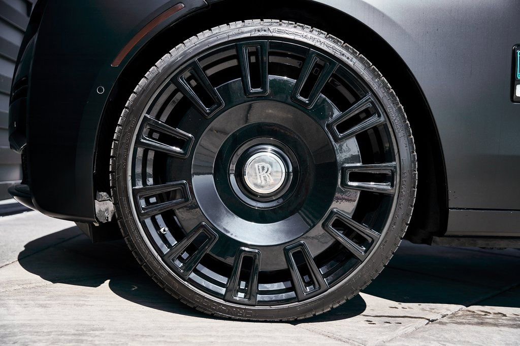 Used 2024 Rolls-Royce Ghost AWD/4WD image 3