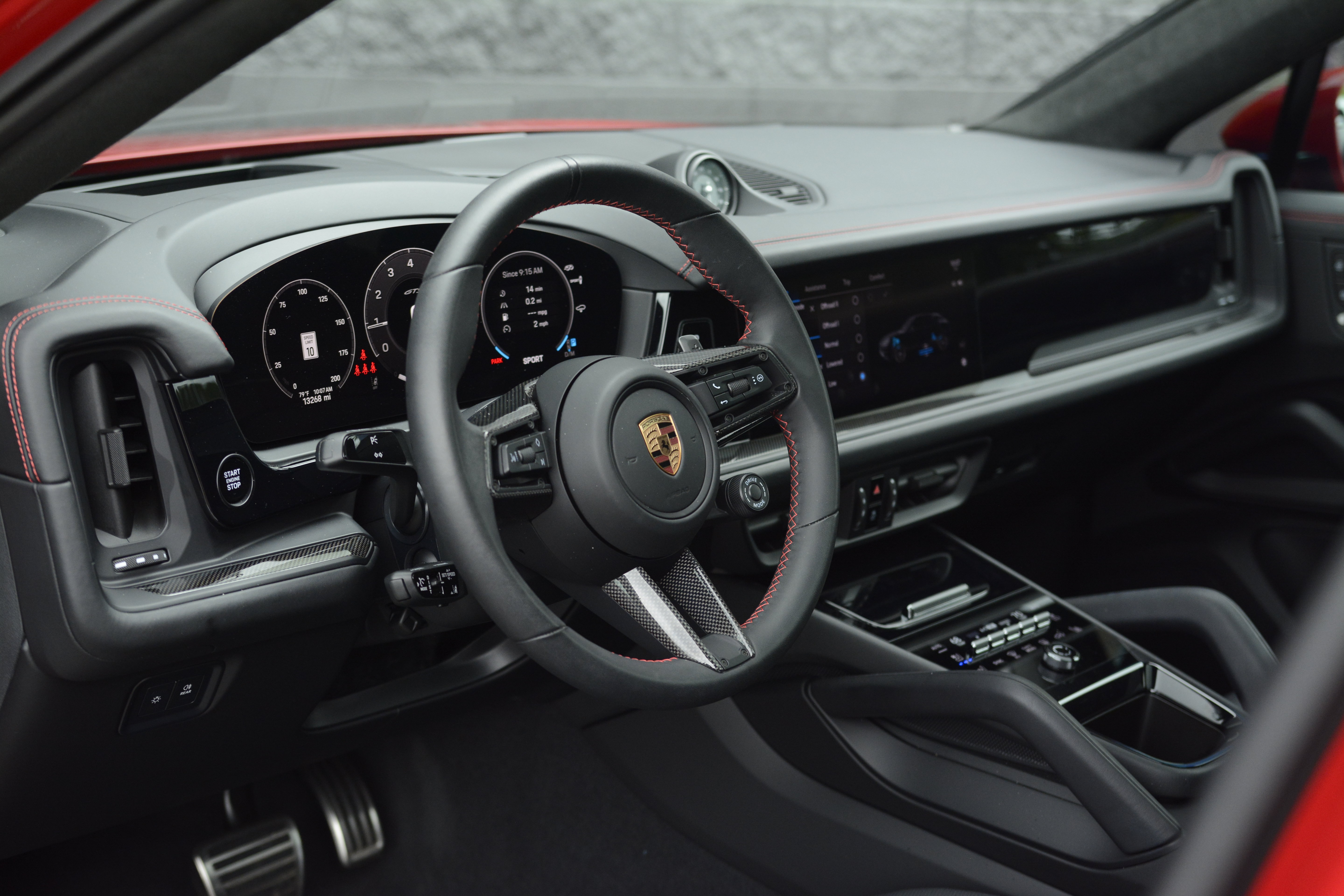 Certified 2025 Porsche Cayenne GTS AWD/4WD image 4