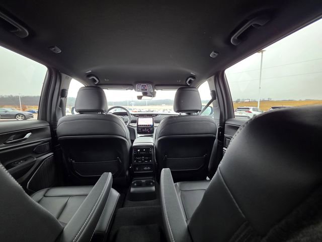 Used 2025 Jeep Grand Cherokee L Limited w/ Black Appearance Package image 44