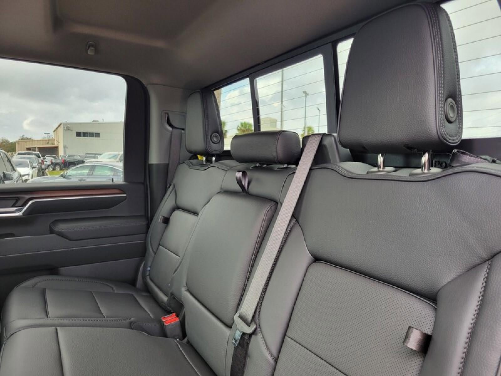 New 2026 GMC Sierra 2500 Denali w/ Denali Reserve Package AWD/4WD image 28