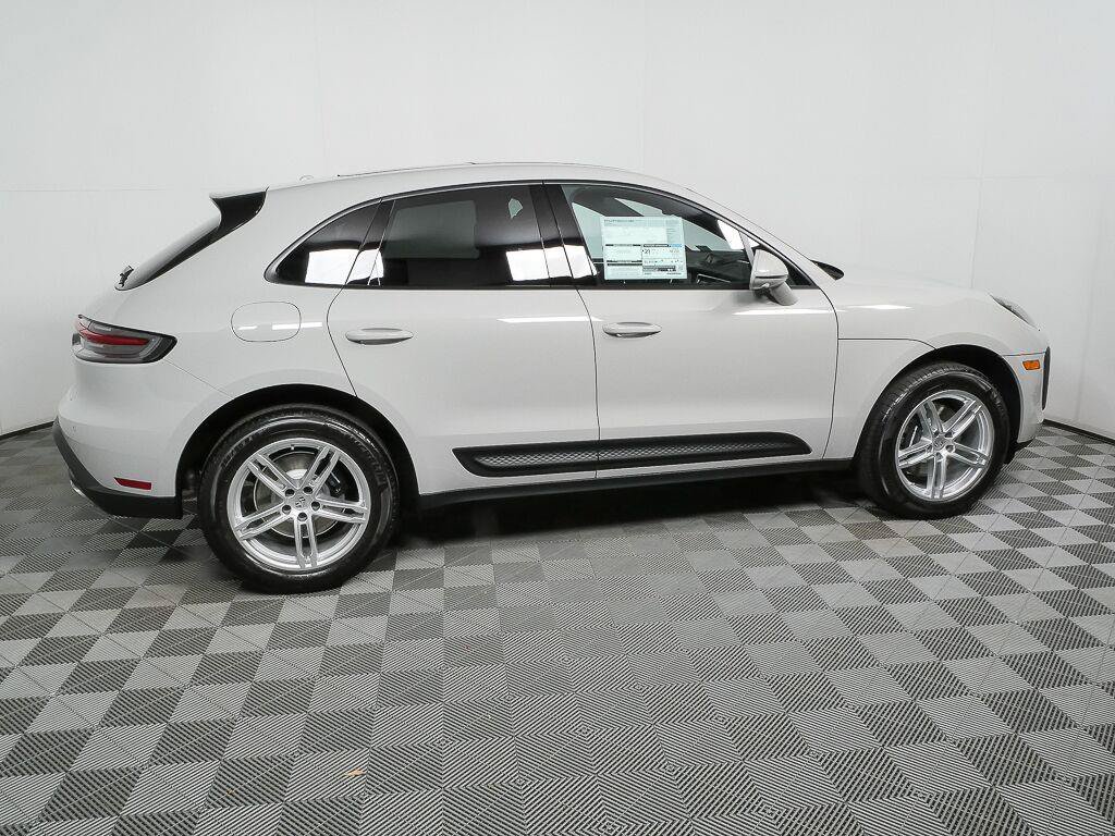 Certified 2026 Porsche Macan Turbo AWD/4WD image 27