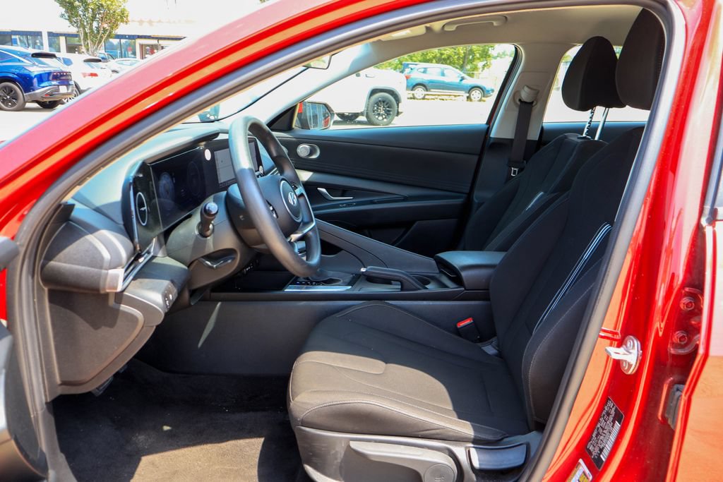 Used 2024 Hyundai Elantra SEL FWD image 7