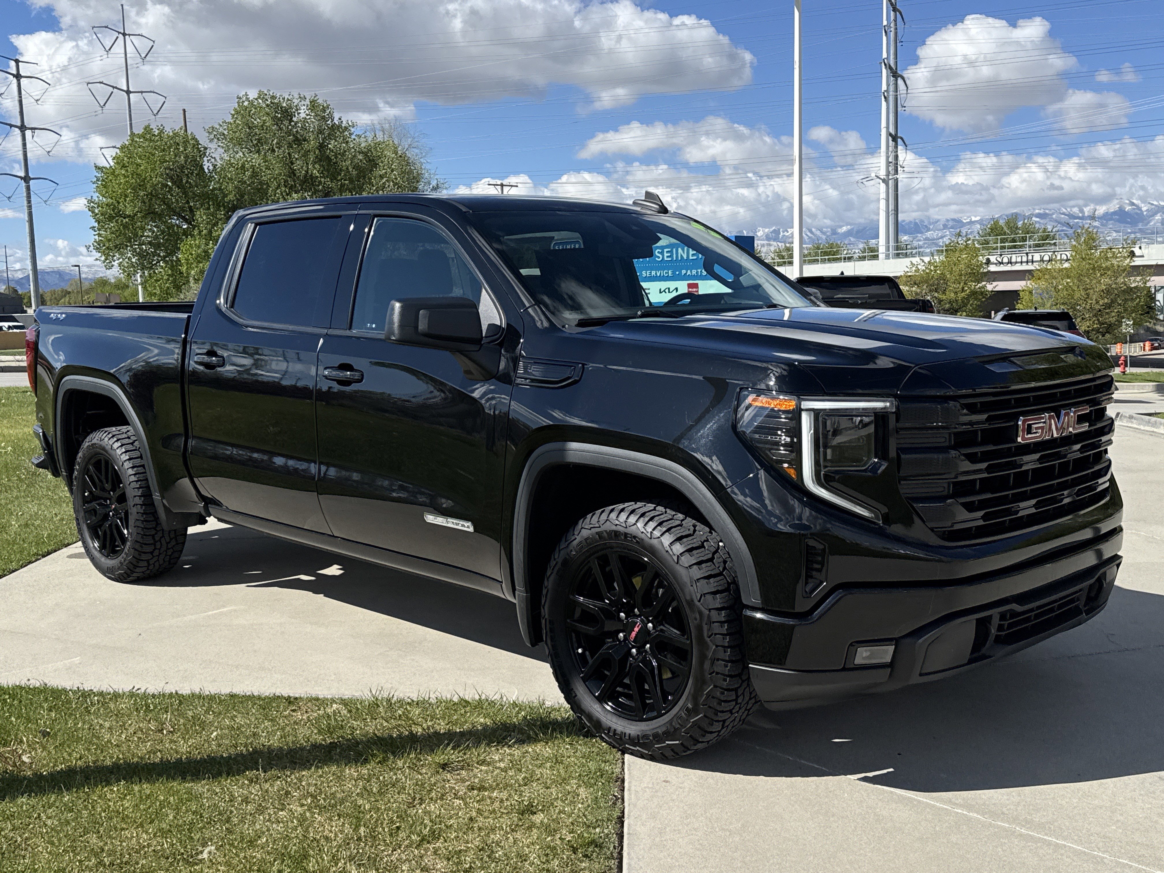 Used 2023 GMC Sierra 1500 Elevation image 7