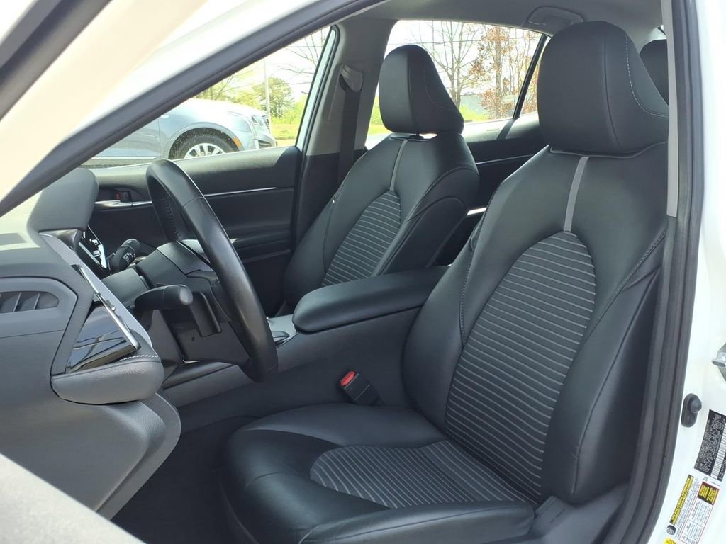 Certified 2024 Toyota Camry SE w/ Convenience Package image 3