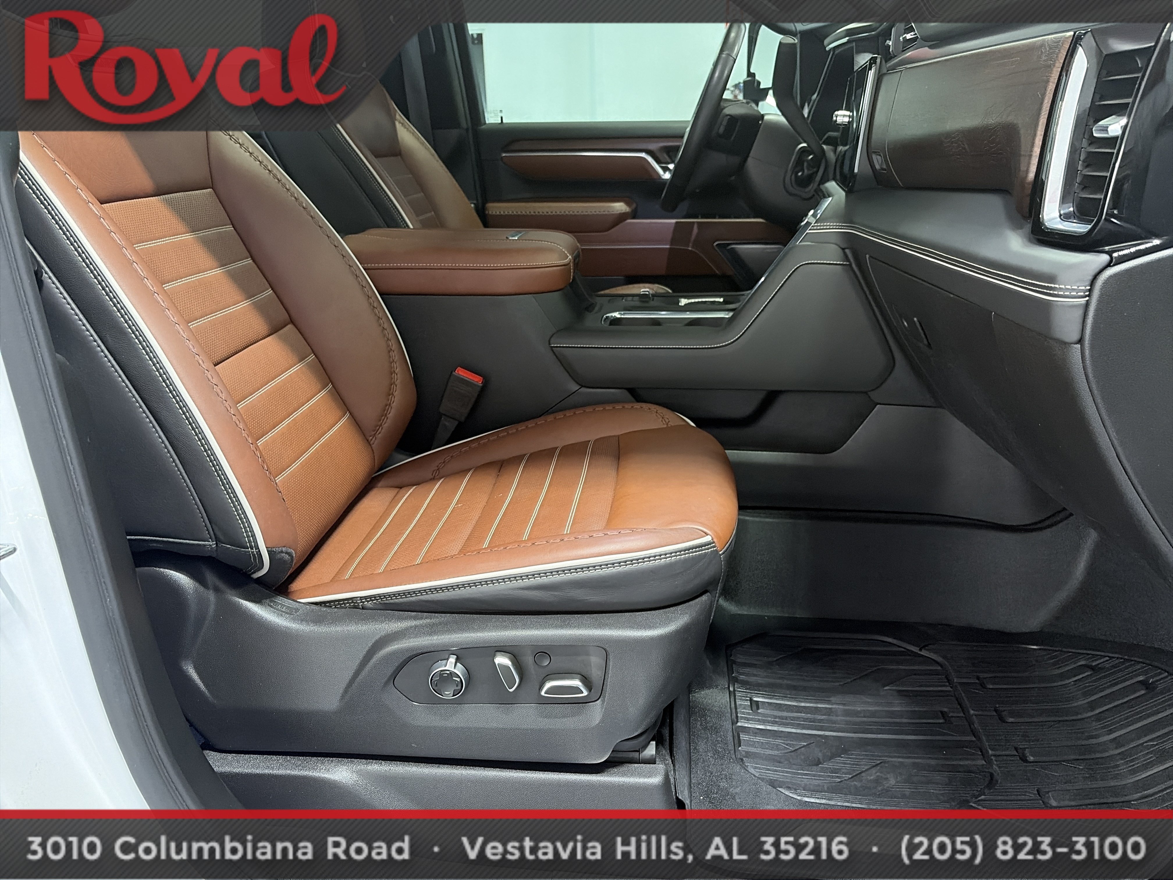 Used 2024 GMC Sierra 2500 Denali Ultimate w/ Max Trailering Package AWD/4WD image 9