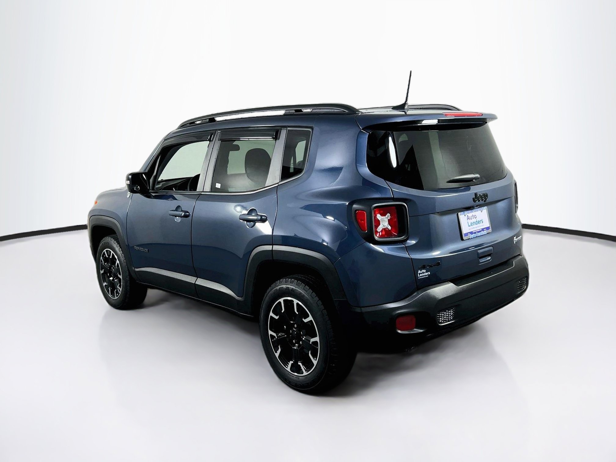 Used 2023 Jeep Renegade Latitude w/ Sun/Sound Group AWD/4WD image 7
