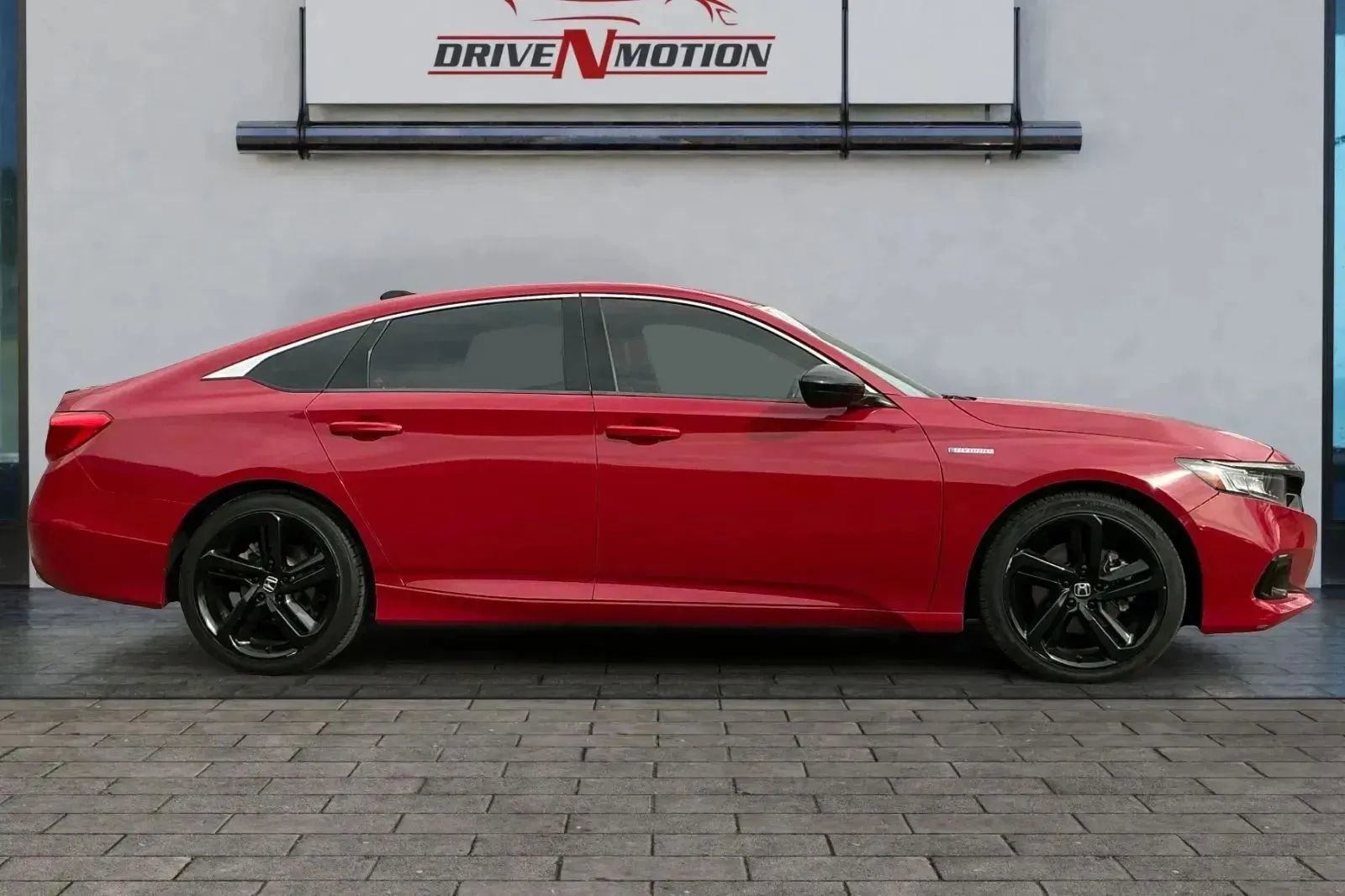 Used 2022 Honda Accord Sport image 2