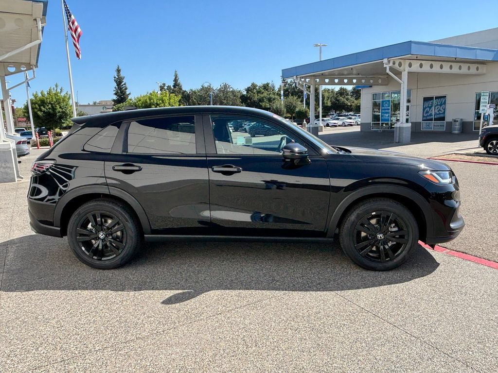 New 2027 Honda HR-V Sport image 4
