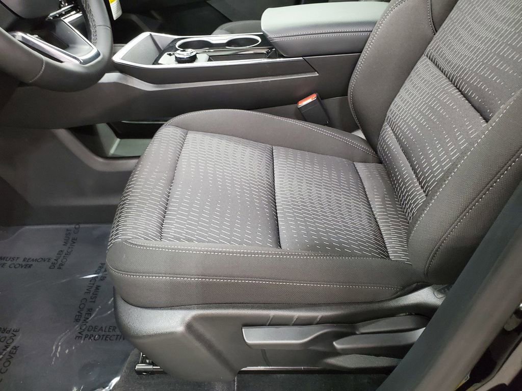 Used 2026 Chevrolet Equinox LT AWD/4WD image 14