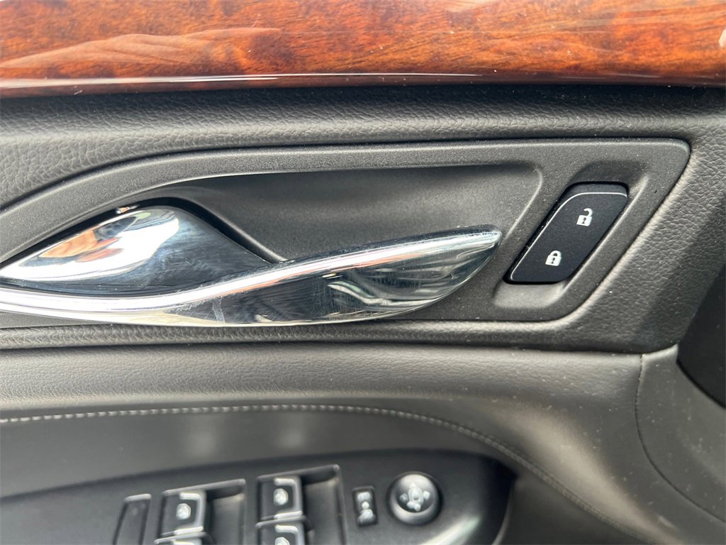 Used 2016 Cadillac SRX Luxury w/ Driver Awareness Package image 12