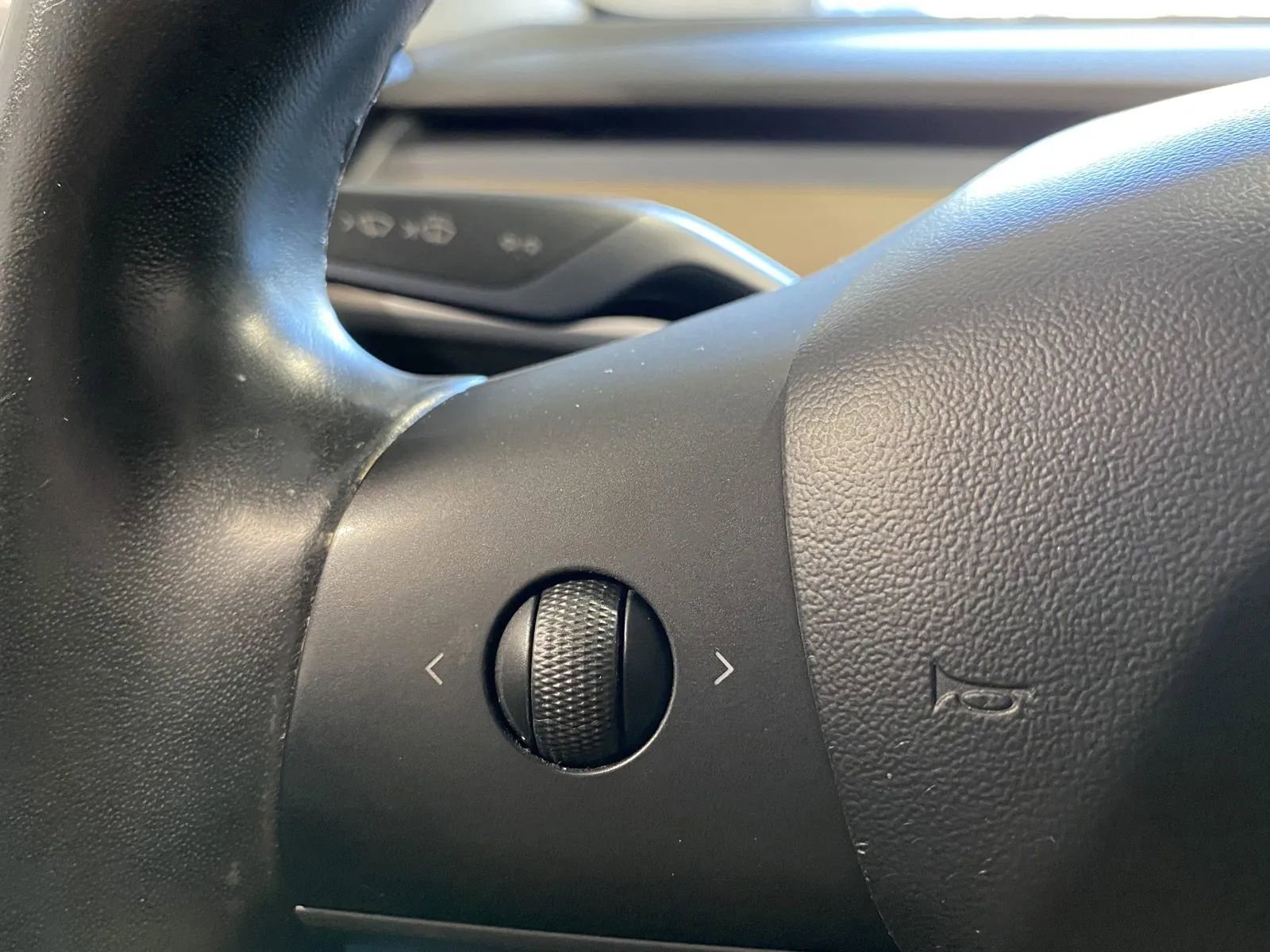 Used 2019 Tesla Model 3 Standard Range Plus image 17