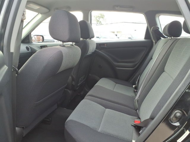 Used 2004 Toyota Matrix FWD image 16