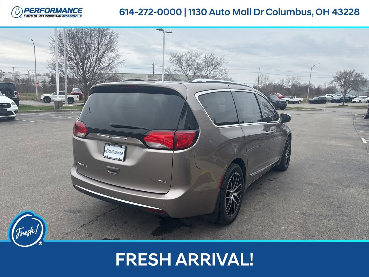 Used 2017 Chrysler Pacifica Limited w/ Advanced Safetytec Group image 4