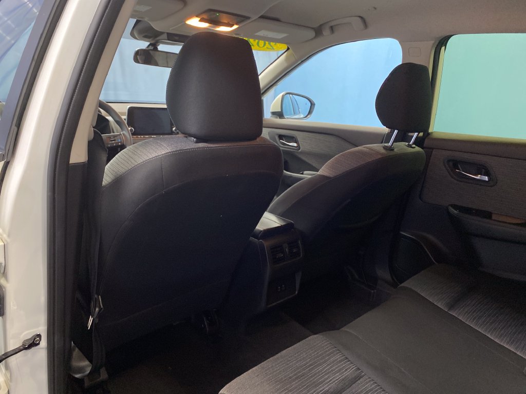 Used 2023 Nissan Rogue SV AWD/4WD image 24